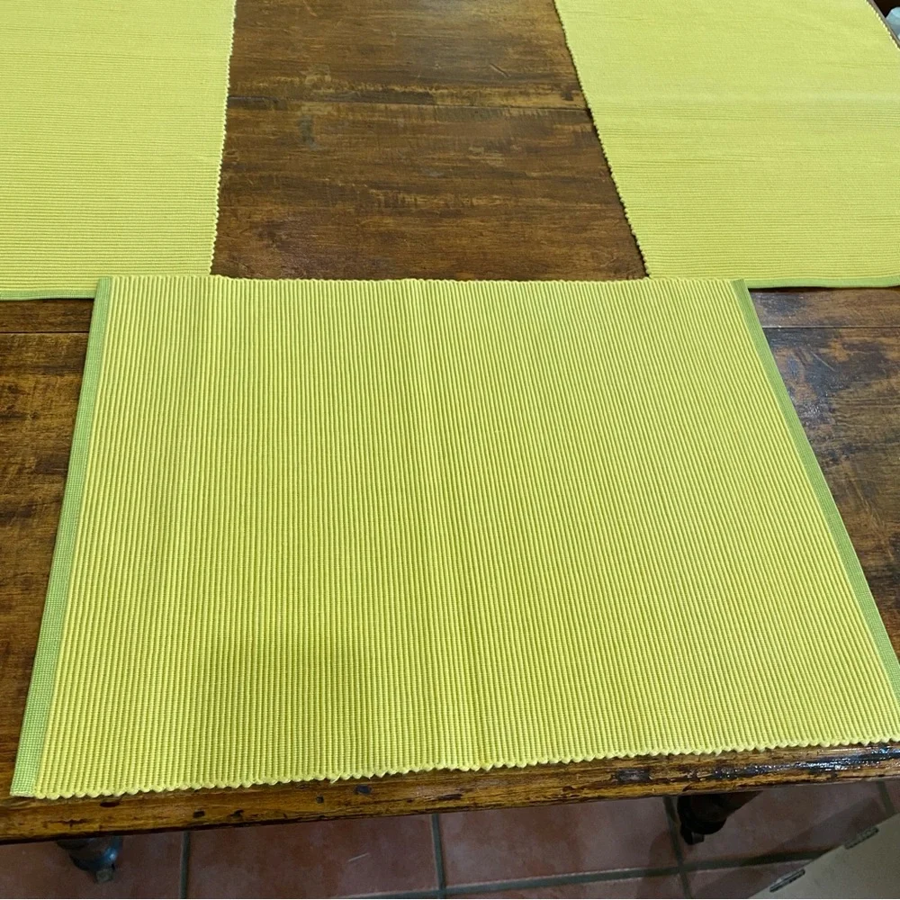 Pottery Barn Placemats Set of Four Yellow and Green Cotton Twill Contemporary